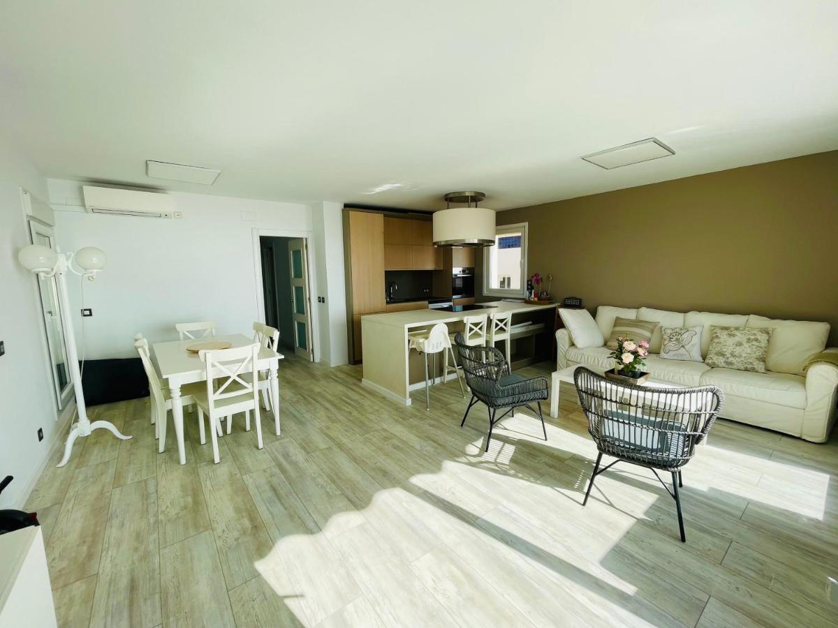 La Marina2 Seaview With Amazing Terrace Apartman Sitges Kültér fotó