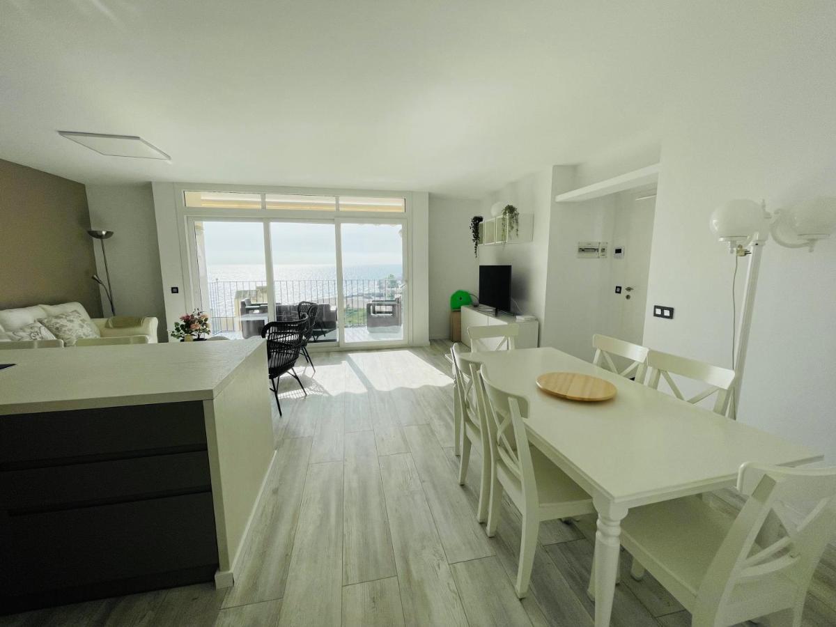 La Marina2 Seaview With Amazing Terrace Apartman Sitges Kültér fotó