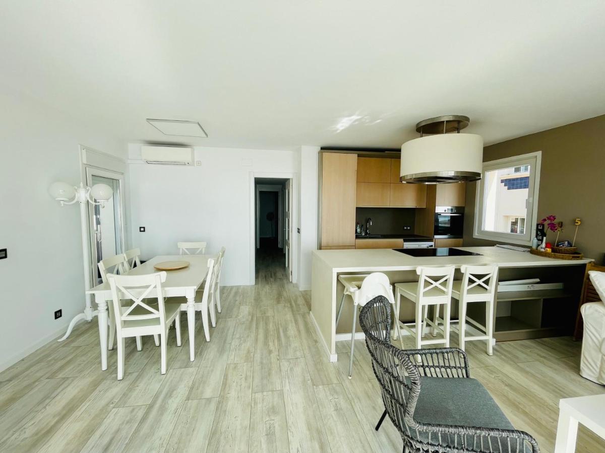La Marina2 Seaview With Amazing Terrace Apartman Sitges Kültér fotó